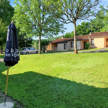 Maison De Campagne A Leyme Avec Piscine Partagee بيت للعطل